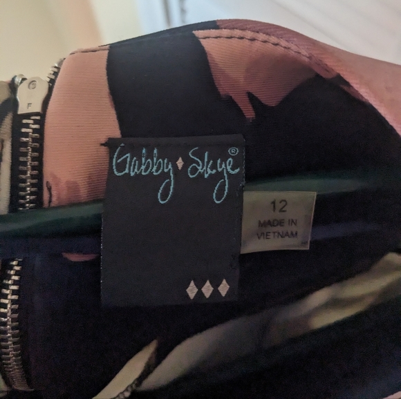 Gabby Skye Open Shoulder Navy Blush Floral Midi dress - Picture 6 of 6